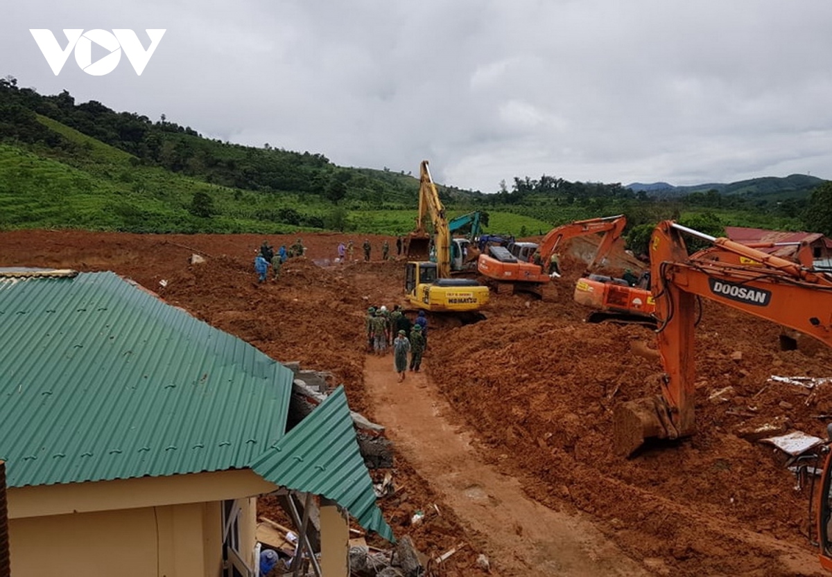 Thông tuyến đường Hồ Chí Minh vào doanh trại Đoàn Kinh tế Quốc phòng 337